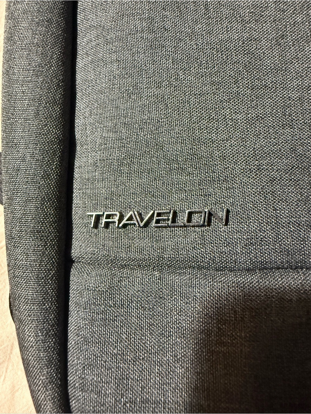 Travelon Charcoal Gray Men’s Sling Crossbody Pack - Picture 7 of 9